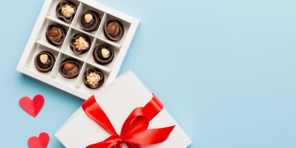 我们为什么要送巧克力作为礼物？